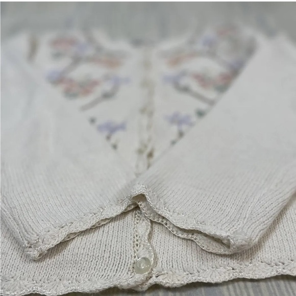 Vintage PARIS SMITH L cream Embroidered Cottagecore coquette Sweater cardigan - Picture 14 of 15